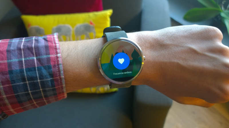 Illustration for article titled Probamos el Moto 360: un reloj espectacular (para muñecas enormes)
